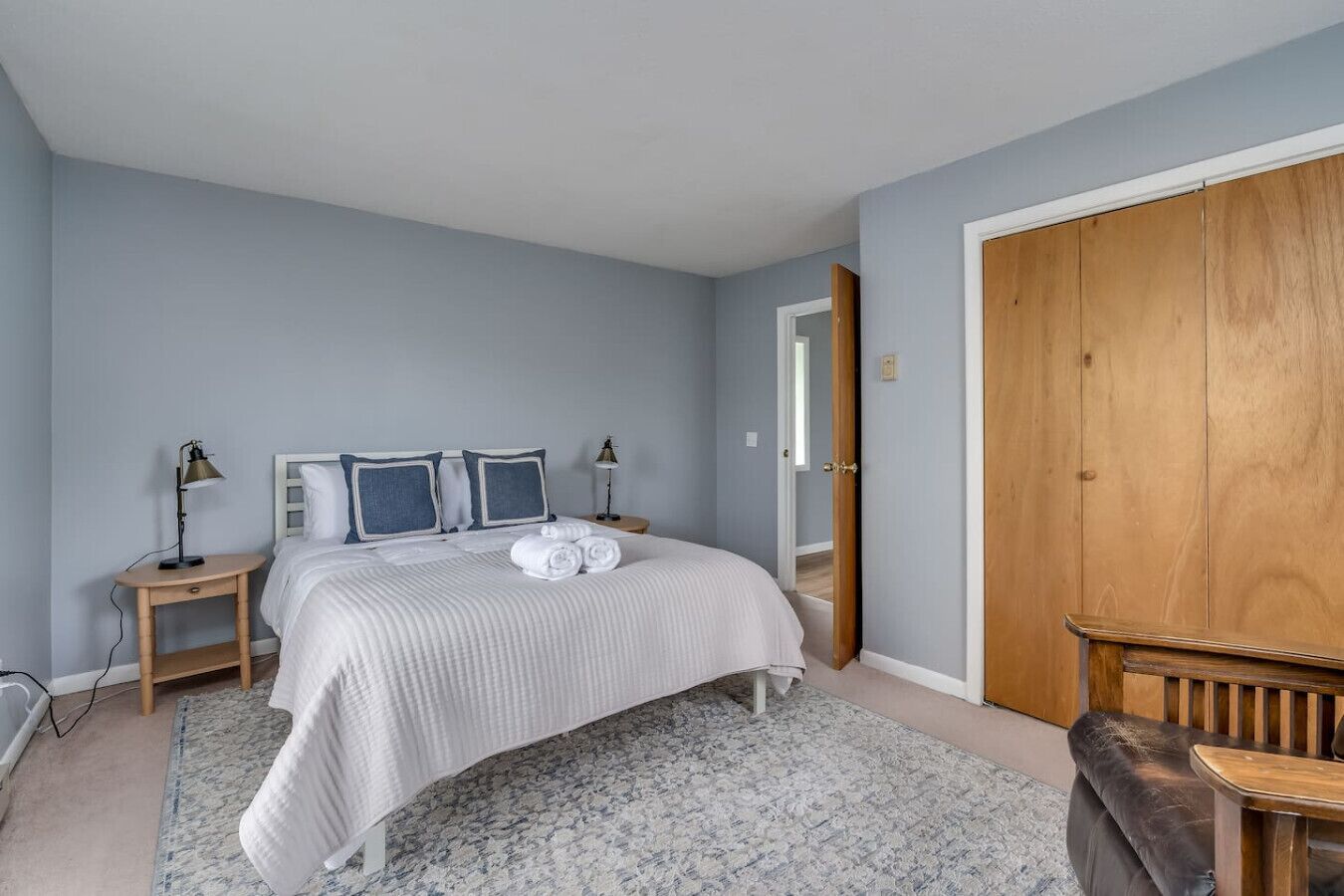 Berço de viagem, Wi-Fi de cortesia, roupa de cama