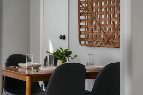 The Listing Loft - Apt 2