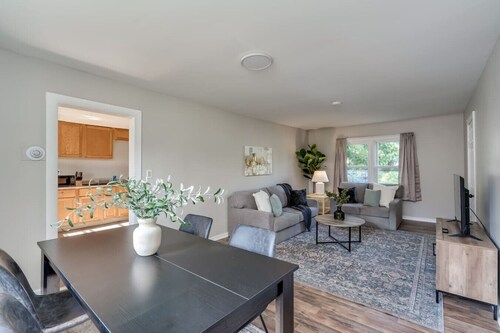 Lower Apartment on Pine Street