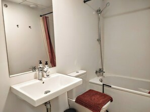 Shower, hair dryer, towels - Cosy Holiday Apartment in Javea (Javea)