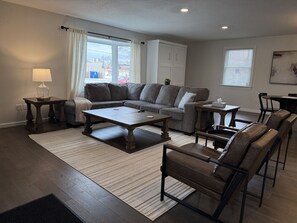 TV - Genesee Haus- Frankenmuth Vacation Homes (Frankenmuth)