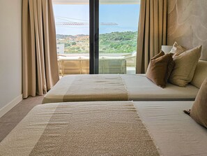 2 bedrooms, iron/ironing board, travel cot, free WiFi