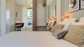 1 bedroom, iron/ironing board, internet, bed sheets