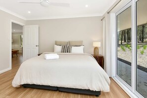 3 عدّة غرف نوم ومكواة/لوح كي وواي فاي وملاءات أسرّة