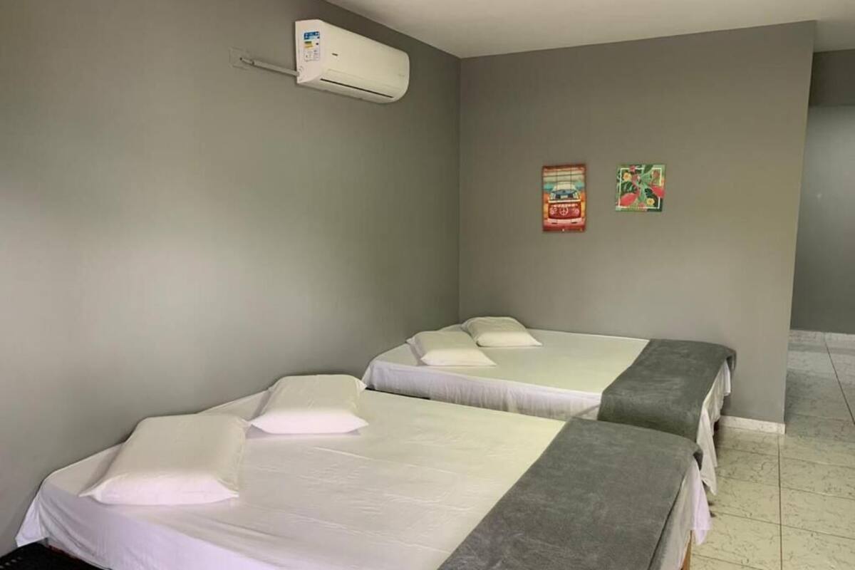 Cortinas blackout, tabla de planchar con plancha y wifi gratis