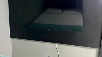 Suite junior, balcón, vista al mar | Cortinas blackout, tabla de planchar con plancha y wifi gratis