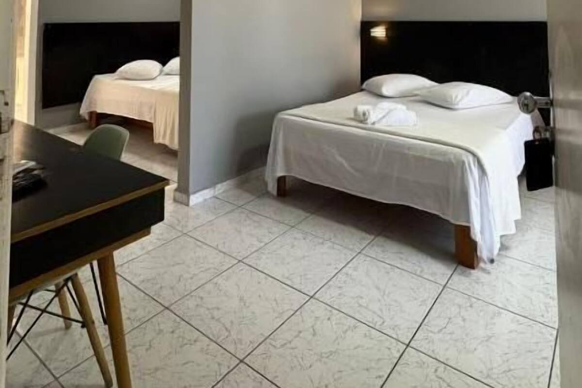 Cortinas blackout, tabla de planchar con plancha y wifi gratis