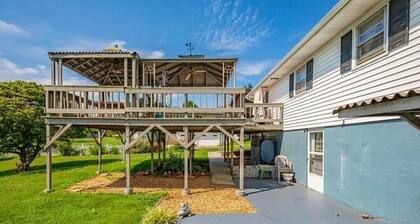 Charming 1-bedroom lower level house in Wytheville close to downtown. Sleeps 6-7