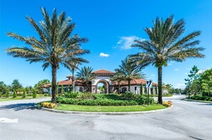 Property grounds - Outstanding Oakbourne - Disney Palace 5 BR + Pool (Davenport)