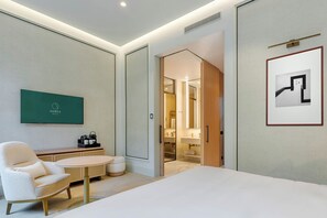 Minibar, coffres-forts dans les chambres, bureau, chambres insonorisées