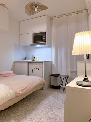 1 chambre, fer et planche à repasser, accès Internet, draps fournis