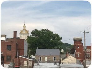 Miscellaneous - Enchanting Historic Spa Loft. 3rd story private deck/jetted tub/Heart of Madison (Madison)