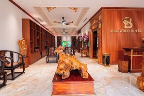 Front of property - Agarwood Hotel (Ha Long)