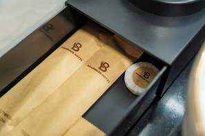 샤워 시설, 헤어드라이어, 타월, 샴푸