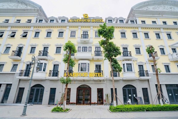 Front of property - Agarwood Hotel (Ha Long)