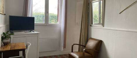 1 室のベッドルーム、アイロン / アイロン台、WiFi、ベッドシーツ