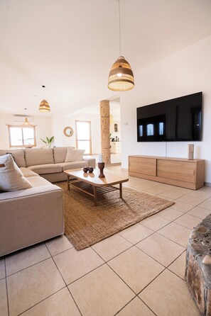 Smart TV, fireplace - Casa Alba - 3 Bedroom XXL Boho Villa with private pool (Pegeia)
