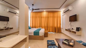 Deluxe-Zimmer | Schreibtisch, Verdunkelungsvorhänge, Bügeleisen/Bügelbrett