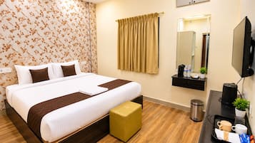 Basic Double Room | Desk, blackout drapes, iron/ironing board (on request), WiFi (free)