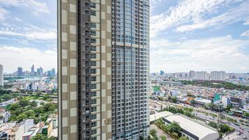 Business Apartment, 2 Bedrooms, Balcony, City View | Hypo-allergenic bedding, minibar, desk, laptop workspace