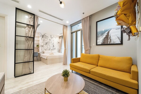 บิสซิเนสอพาร์ทเมนท์, ระเบียง, วิวเมือง | โต๊ะทำงาน, พื้นที่ทำงานแบบใช้แล็ปท็อป, Wi-Fi ฟรี