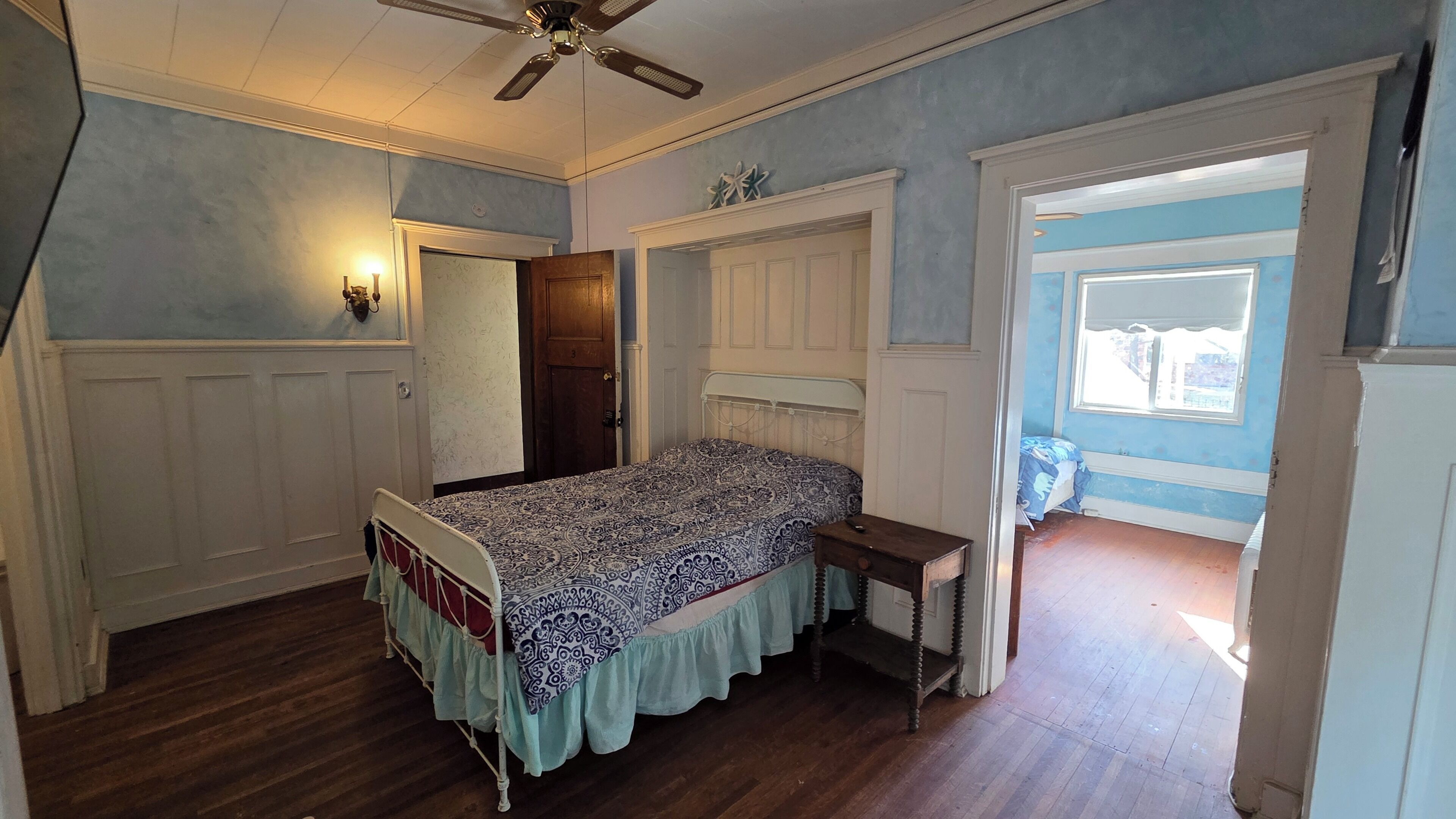 2 bedrooms, internet, bed sheets