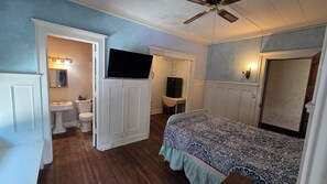 2 bedrooms, Internet, bed sheets - Stay like a KING in this 100+ year old mansion! (Wausau)