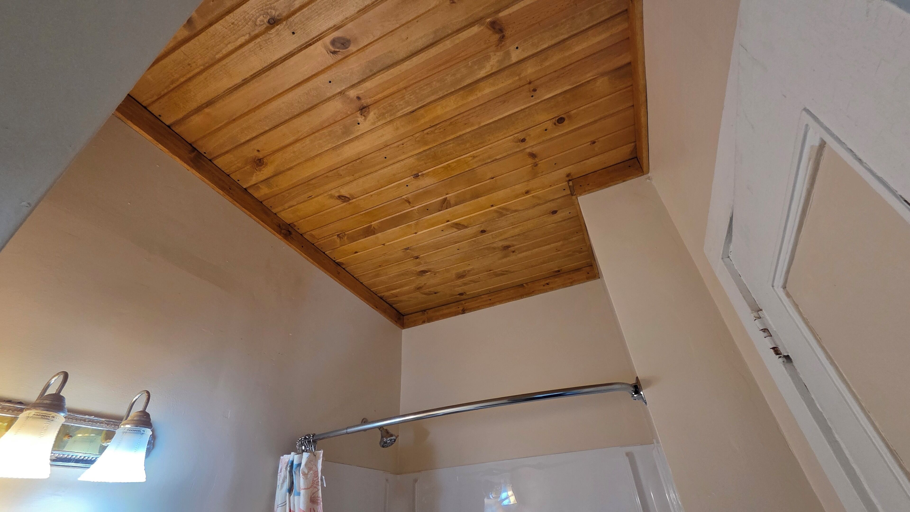 Serviettes fournies, savon, papier toilette