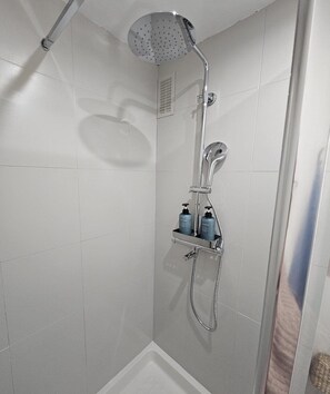 Shower - Apartment near the beach in El Bajoncillo (Malaga)