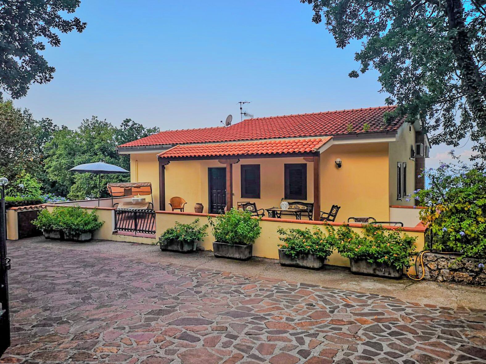 Fachada de la propiedad