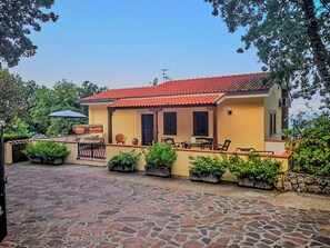 Front of property - Villa Rosamaria (Maratea)