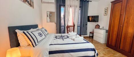 2 makuuhuonetta, silitysrauta/-lauta, Wi-Fi, vuodevaatteet