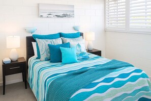 2 bedrooms, iron/ironing board, WiFi, bed sheets - Strand Stay | Steps to Waterpark & Beachfront (North Ward)