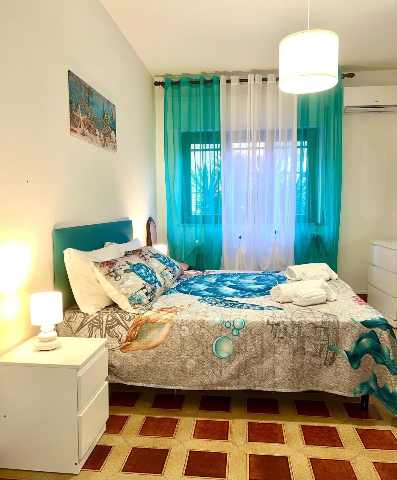 1 dormitori, planxa i posts de planxar, wifi i roba de llit 