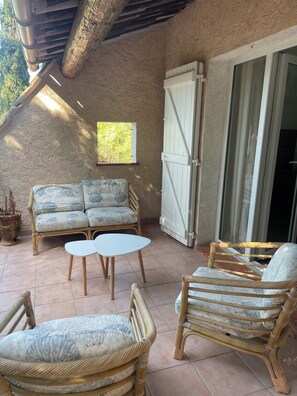 Terrace/patio - Family home with swimming pool - privacy & conviviality combined (8 pers) (Fréjus)