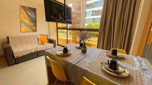 Classic Apartment | Dining - FM20 Cabo Branco Light III - By Almare (João Pessoa)