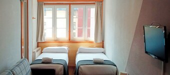 Apartamentos Las Tuyas 3000