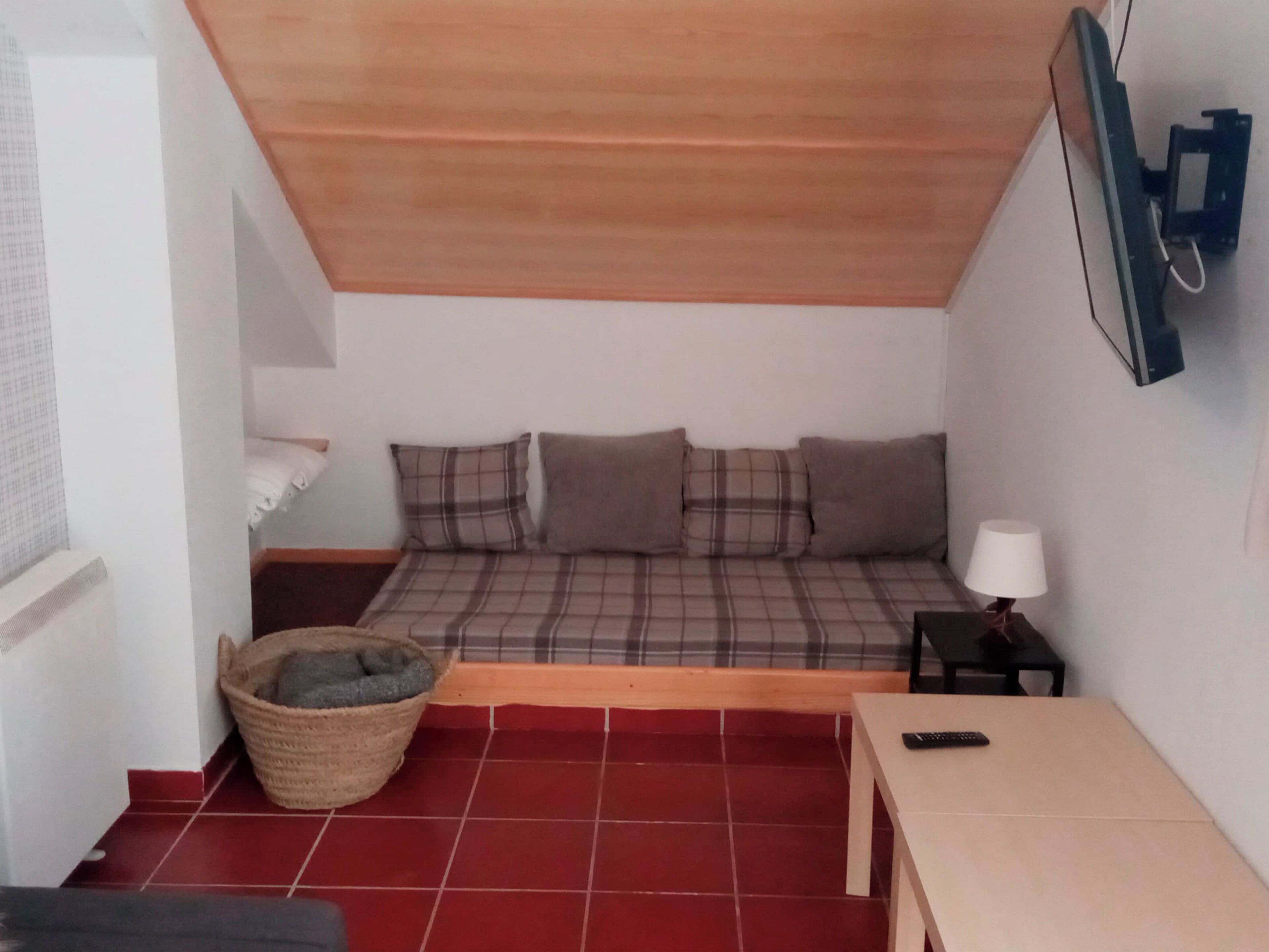 Apartamento familiar | Zona de estar | Una televisión de pantalla plana