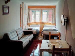 Basic Studio | Living area