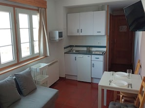 Basic Apartment | Living area - Apartamentos Las Tuyas 3000 (Monachil)