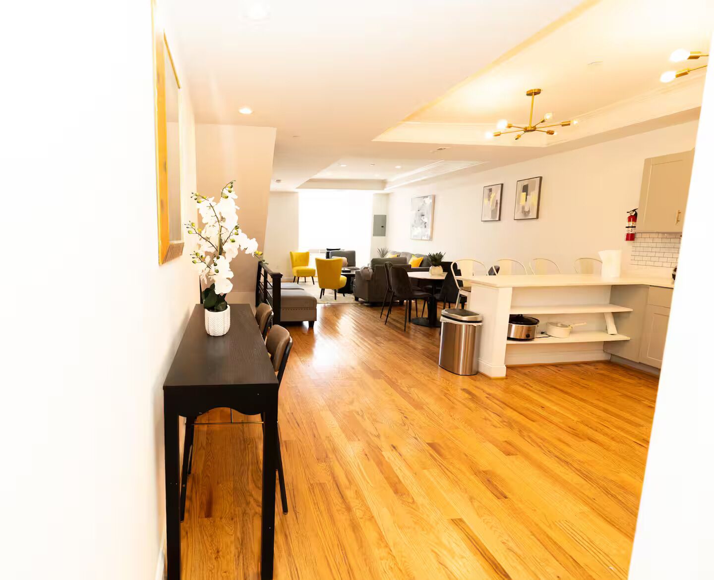 Near Downtown Large 3 Bdm Apt 2 Balconies Parking - Washington, D.C., DC