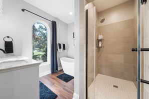 Hair dryer, towels, toilet paper - Serenity on Sinclair, Sleeps 11, Amazing Views, Kayaks, Beach Access + MORE! (Sparta)