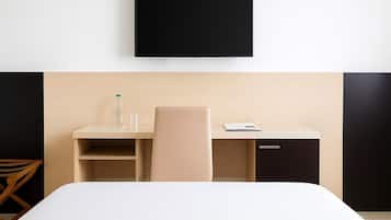 Desk, WiFi (free)