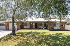 Exterior - Bayside—Serene Haven near the Town Centre & Beach (Dunsborough)