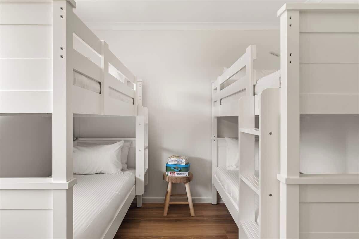 4 chambres, fer et planche à repasser, Wi-Fi, literie fournie