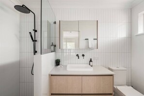 Hair dryer, towels - Bayside Serene Haven near the Town Centre and Beach (Dunsborough)
