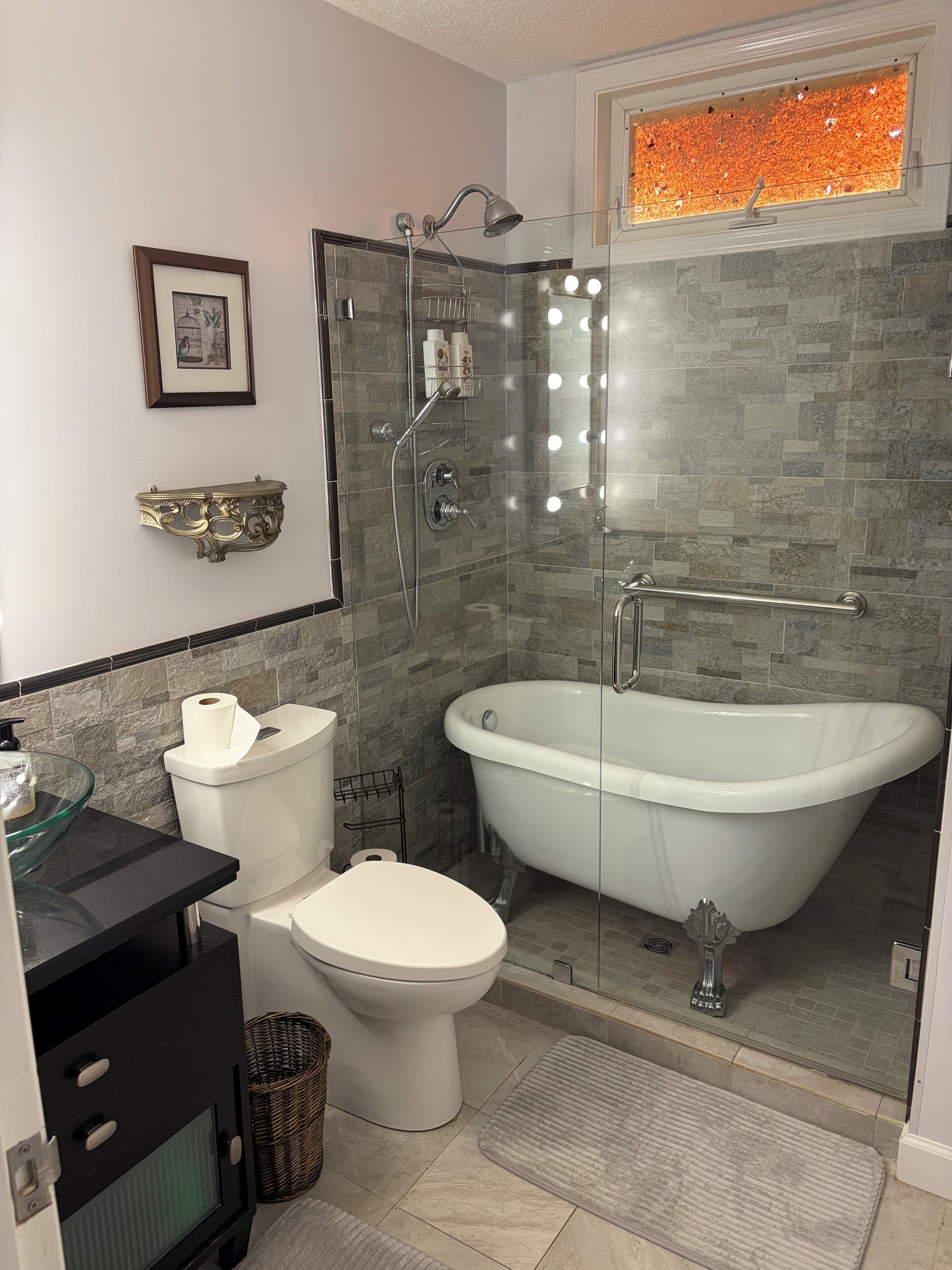 Dusche, Haartrockner, Handtücher, Seife