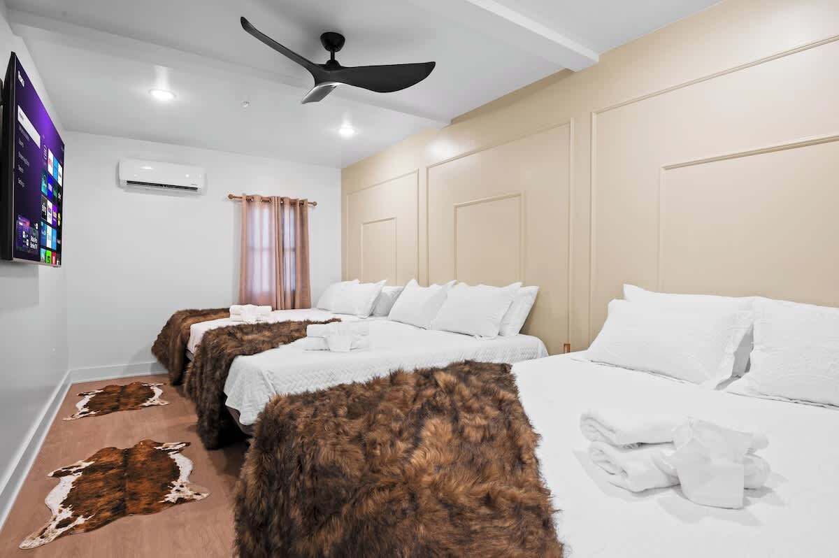 4 多间卧室、熨斗/熨衣板、旅行婴儿床、WiFi