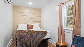 4 bedrooms, iron/ironing board, travel crib, WiFi