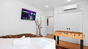 Iron/ironing board, travel crib, WiFi, bed sheets